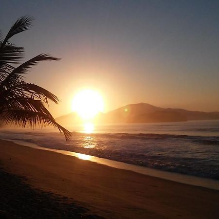 קרגואטטובה Chale No Condominio Verde Mar Na Praia Da Cocanha מראה חיצוני תמונה